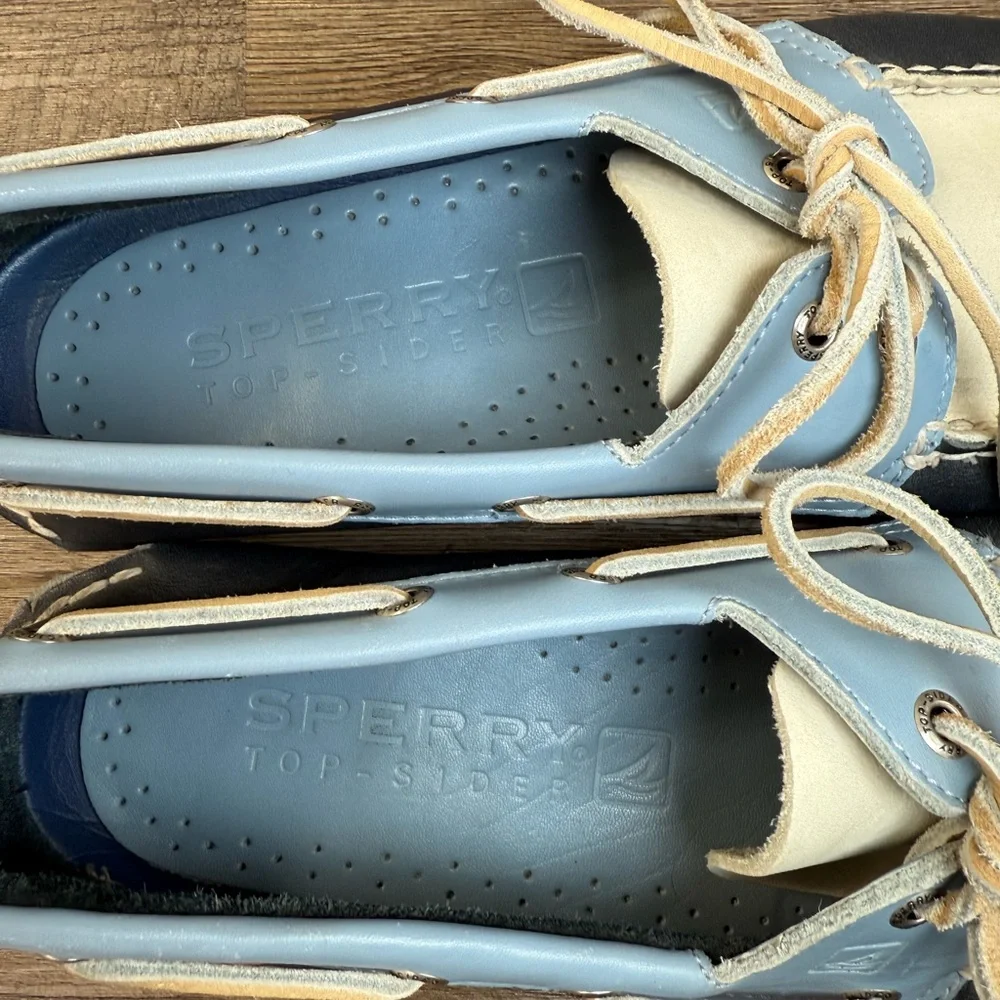 Sperry Men’s 2 Eyelet Boat Shoe, Navy, Cream, Light Blue, size 10